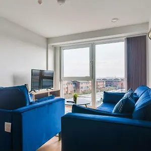 Lovely Riverside 2 Bed Leeds (West Yorkshire)